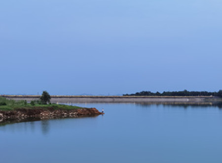AI視頻聯(lián)網(wǎng)報(bào)警系統(tǒng)提示：湖景雖美，但請(qǐng)遠(yuǎn)離堤岸|峨眉山|峨秀湖